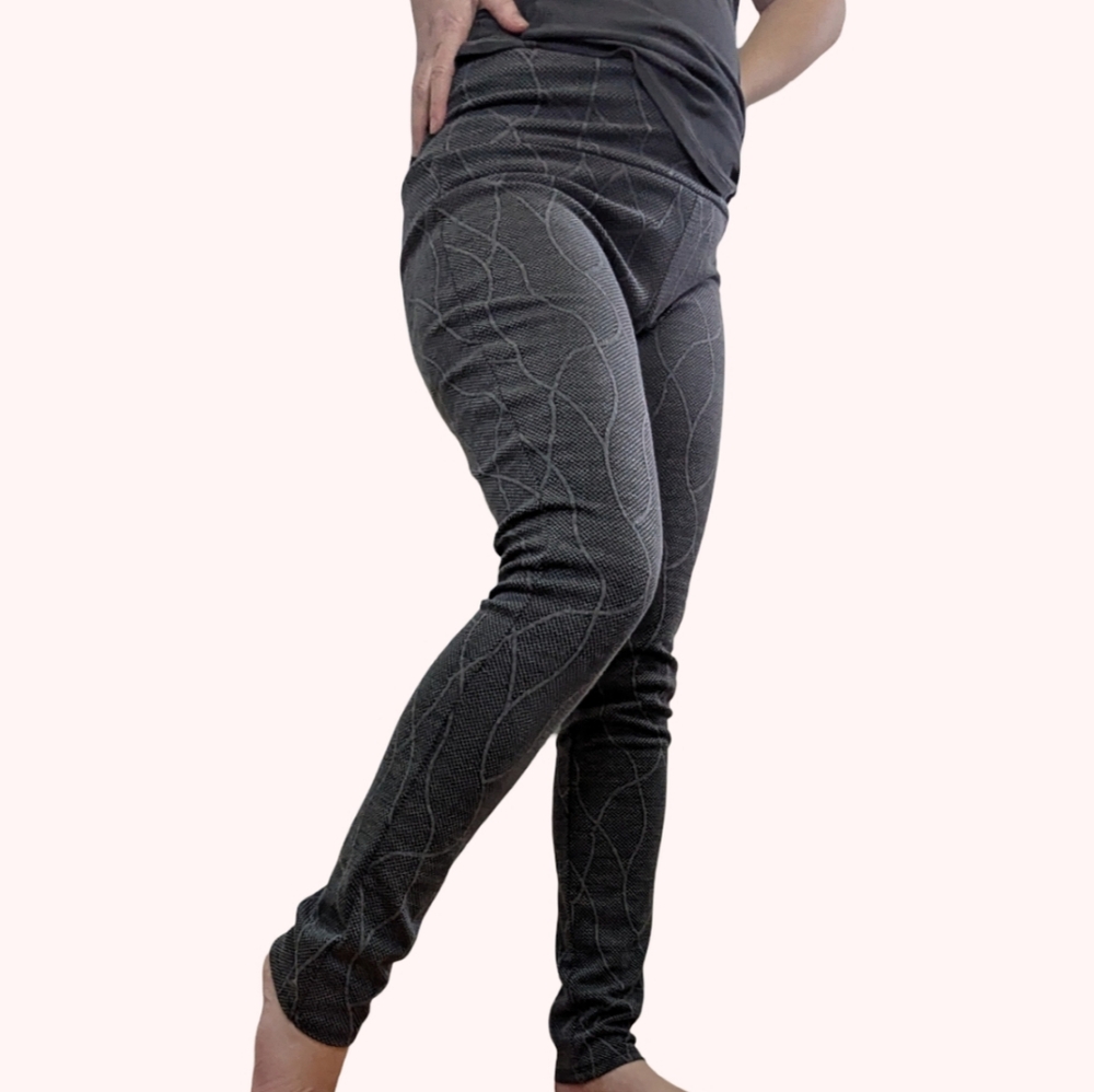 🍅Kollontai Small Shop Textured XL (Tall) Grey Patterned Leggings